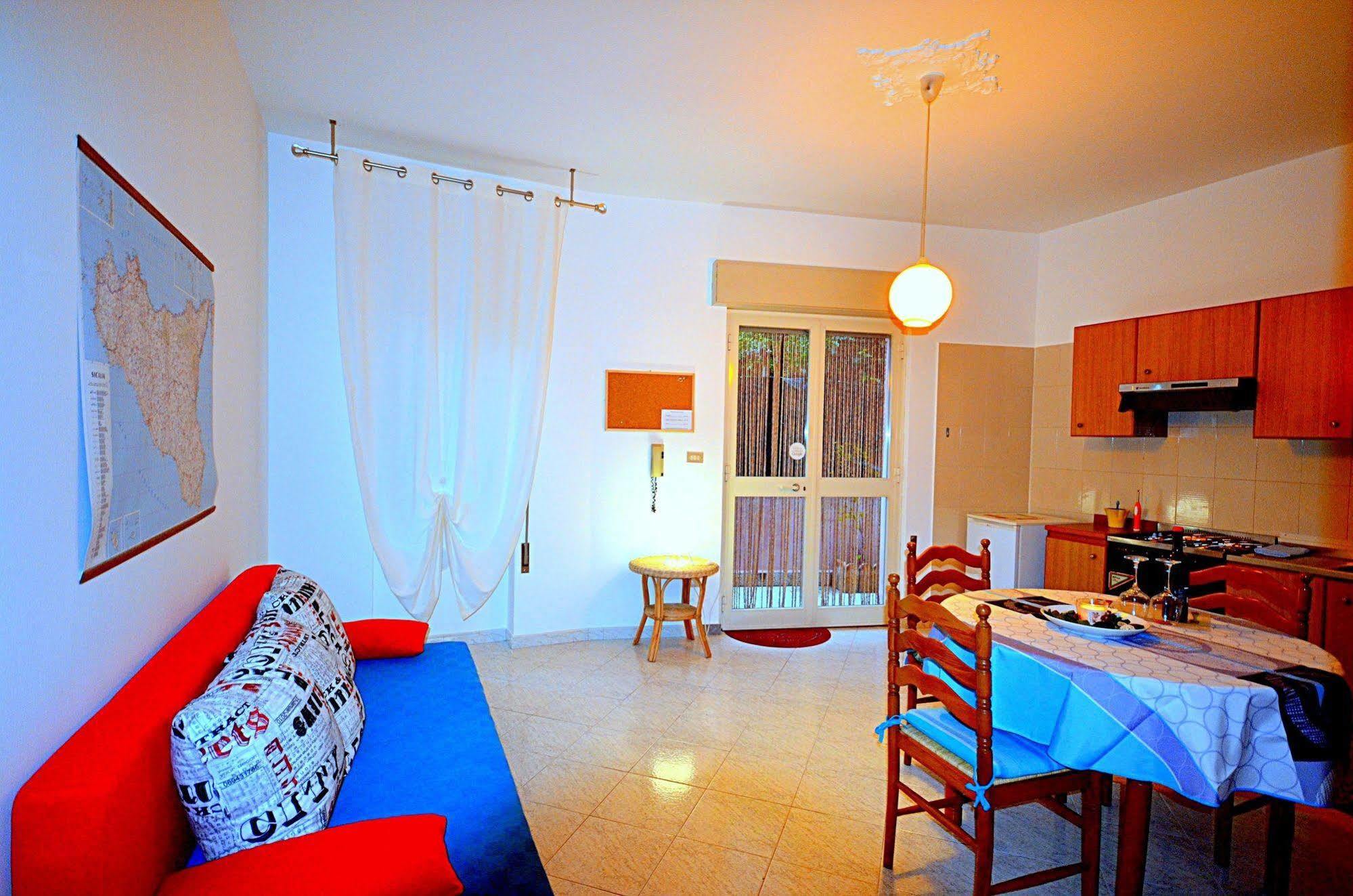 Naxos Sea Holiday Apartments Giardini Naxos Exteriér fotografie
